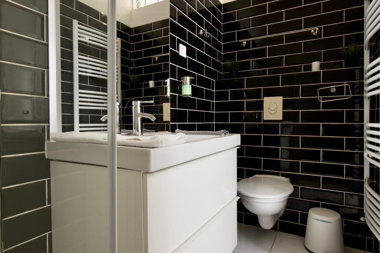 Premium Apartments By Hi5 - Astoria Square Budapeste Exterior foto