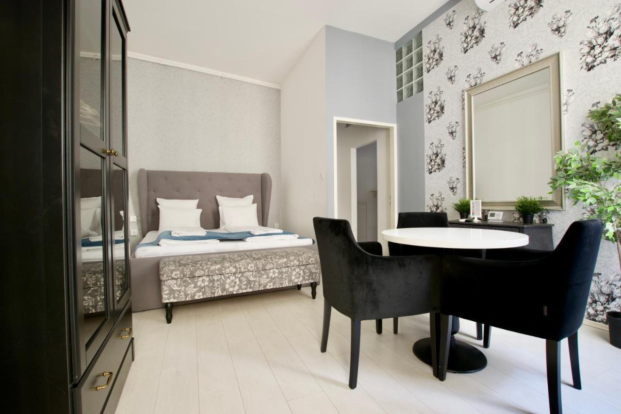 Premium Apartments By Hi5 - Astoria Square Budapeste Exterior foto