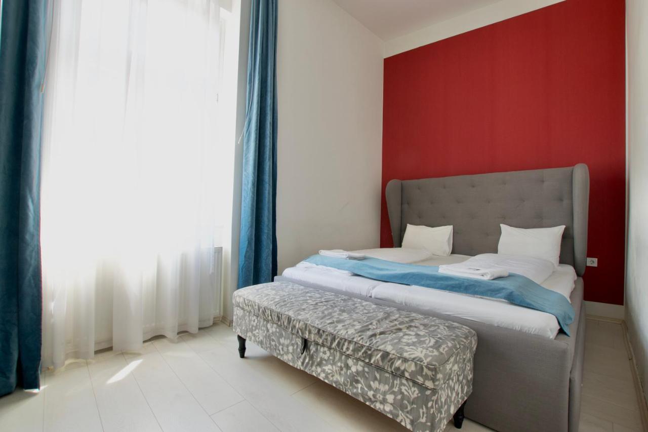 Premium Apartments By Hi5 - Astoria Square Budapeste Exterior foto